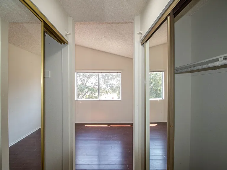 15520 Foothill Blvd — Photo 8