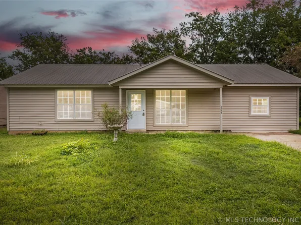 206 N Ward Ave, Wagoner, OK 74467