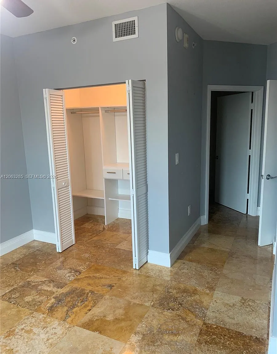 Downtown Dadeland Condo N — Photo 3
