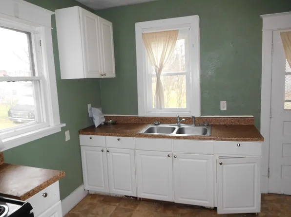 910 Allen St, South Bend, IN 46616