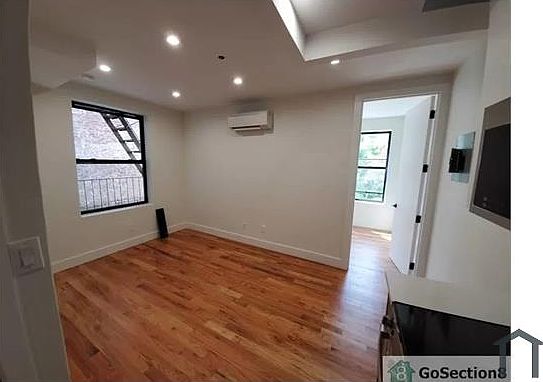 5th image of 1365 Teller Ave APT 1A
