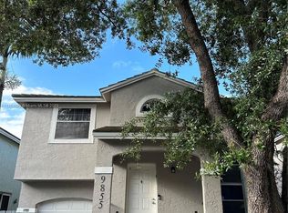 9855 NW 9th Ct, Plantation, FL 33324