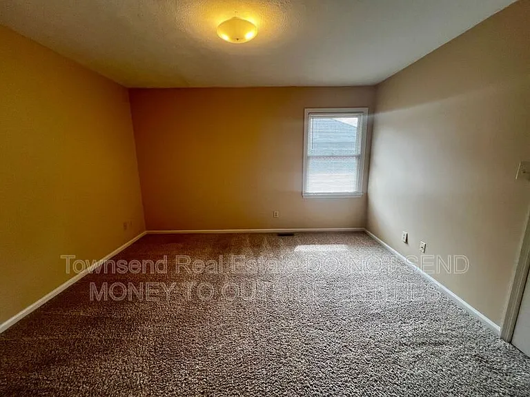 1027-2 Ancestry Dr — Photo 10