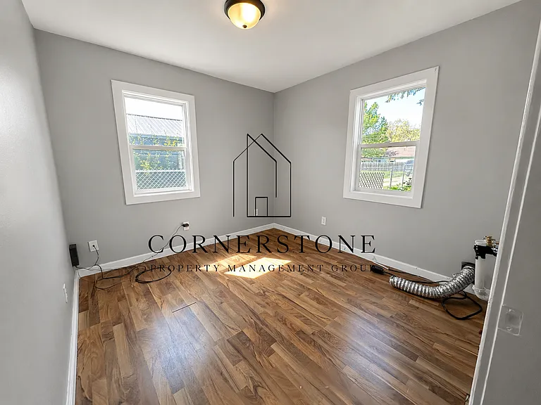 515 Pleasant St — Photo 4