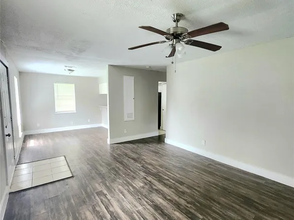 9110 Kentshire Dr #B, Houston, TX 77078