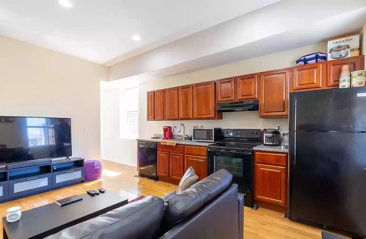 1 bed, 980 sqft, $1,260 — Photo 1