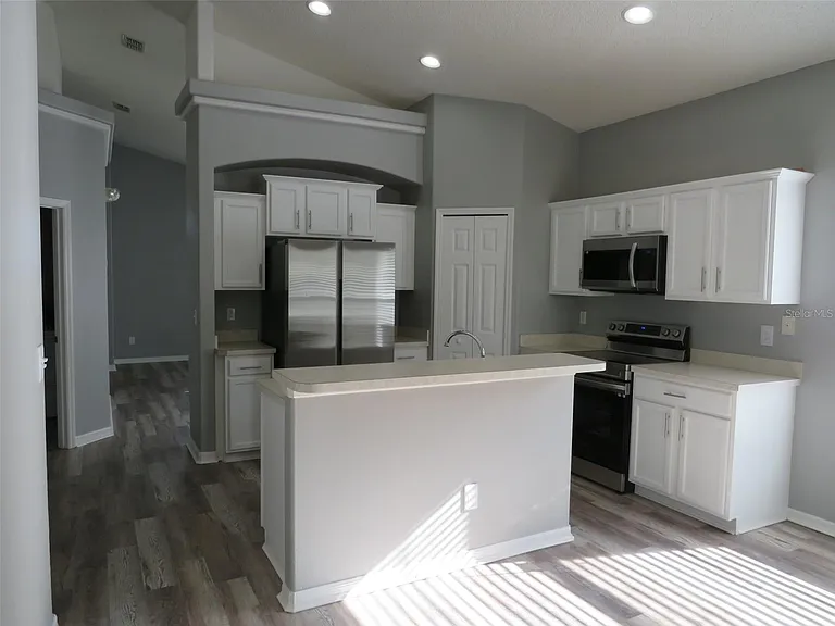 16625 Palm Spring Dr — Photo 6