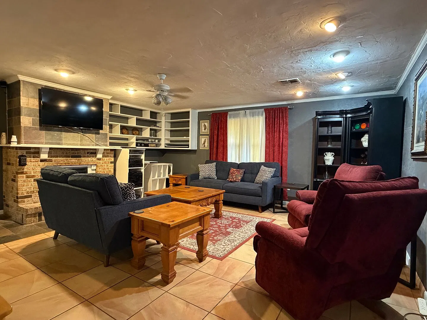 4502 Sw Cherokee - Fully Furnished! — Photo 2