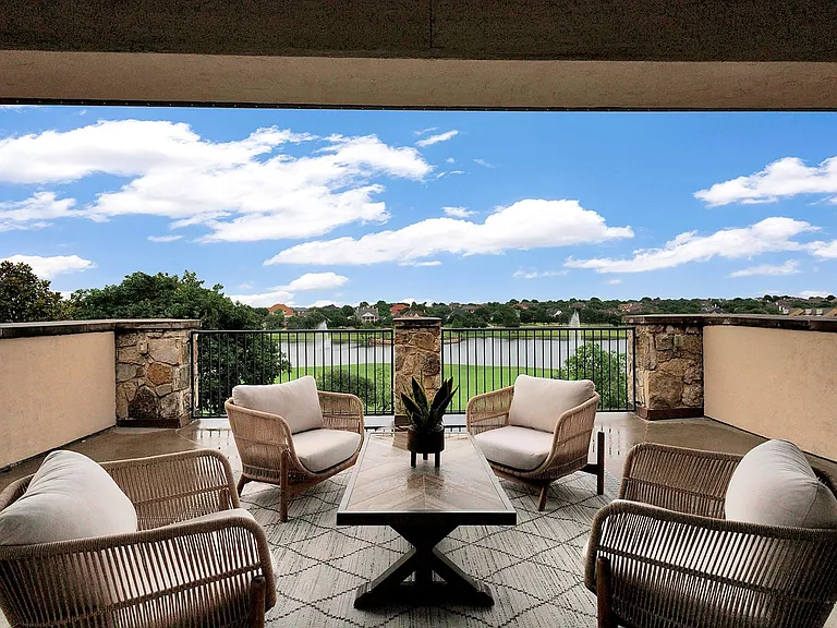 2417 Hollow Hill Ln — Photo 32