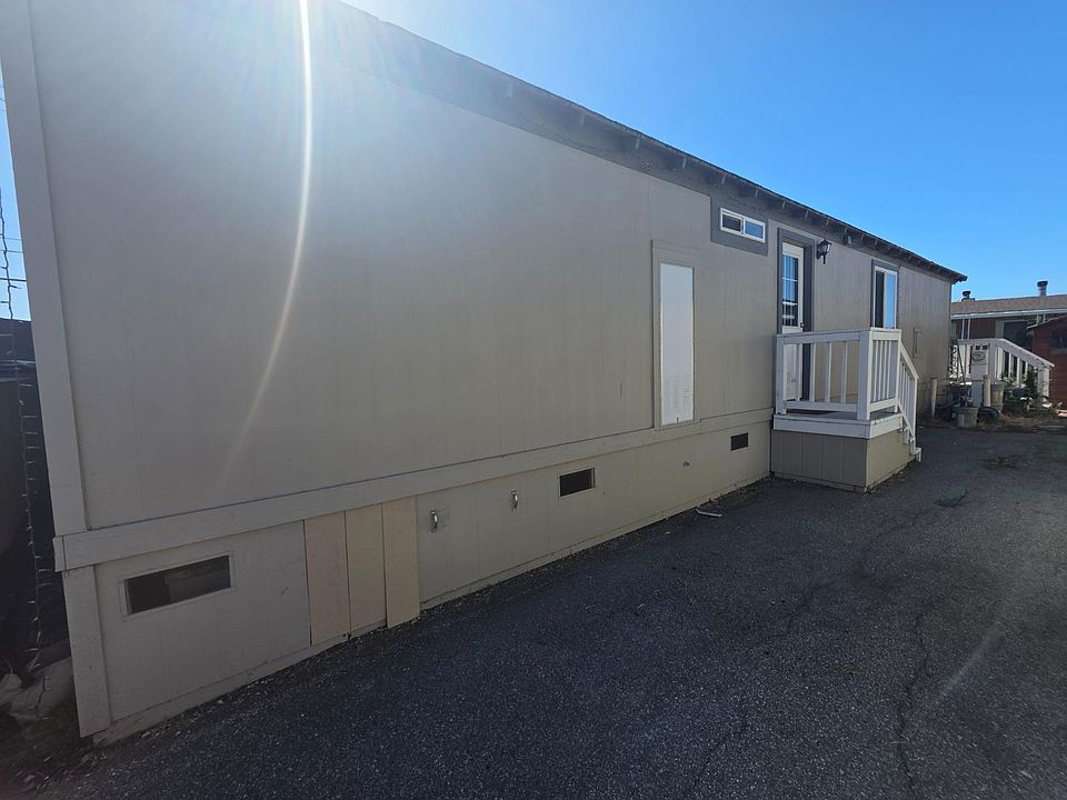 1st image of 3015 E Bayshore Rd Spc 19
