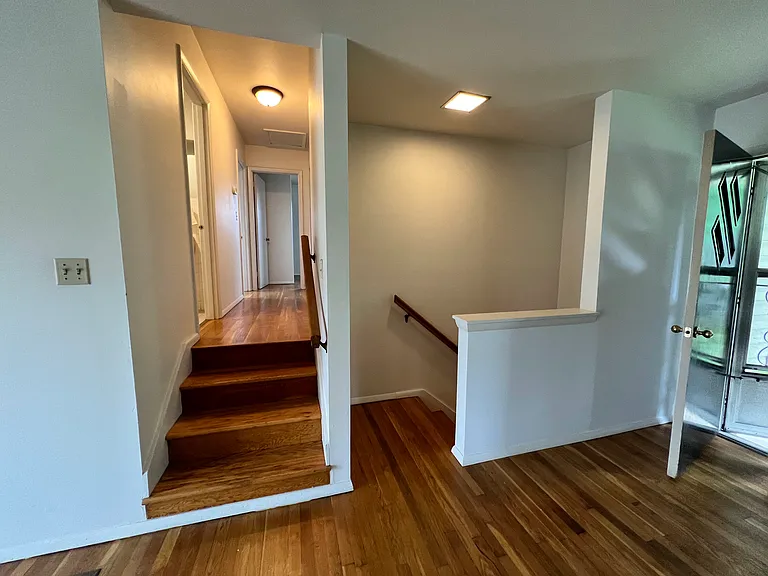 101 Londonderry Rd — Photo 6