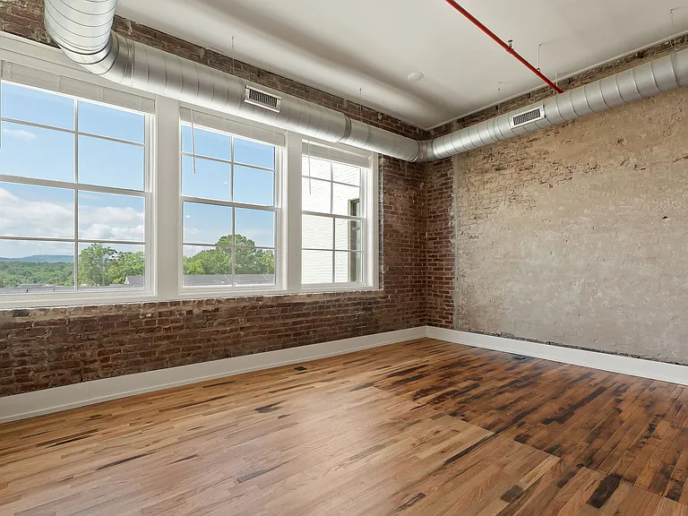 211 W Colville St #301 — Photo 7