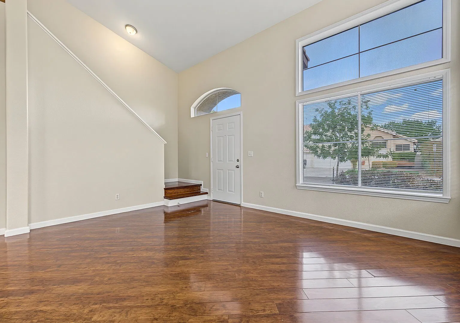 Upgraded 3-Bedroom home in Henderson Cul-de-sac! — Photo 2