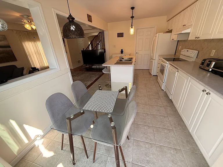 211 Chilcott Cres #MAIN 2ND FLOOR — Photo 11