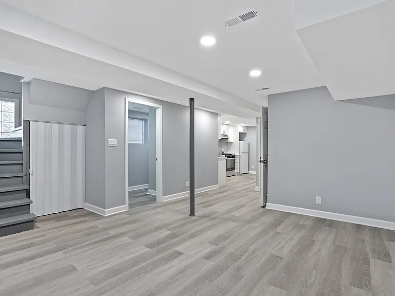 5329 N Central Ave #1 — Photo 4