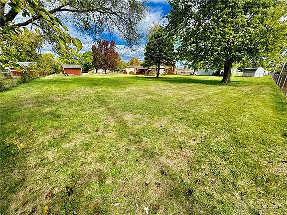 3rd image of 1033 Redford Ct