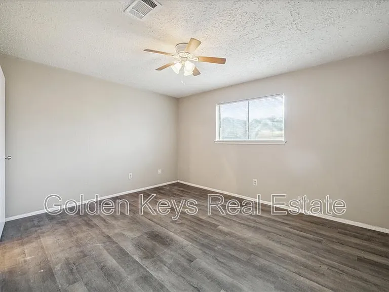 10743 Staghill Dr — Photo 7
