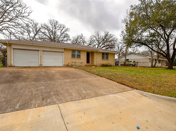 301 Fairway Dr, Bryan, TX 77801