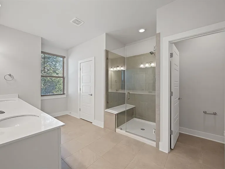 13800 Lyndhurst St #326 — Photo 19
