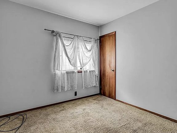 5th image of 189 Lovering Ave #B