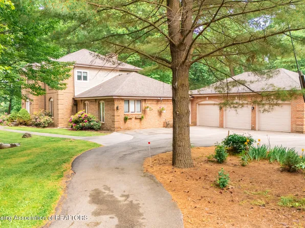 1160 Fox Chase St, Okemos, MI 48864