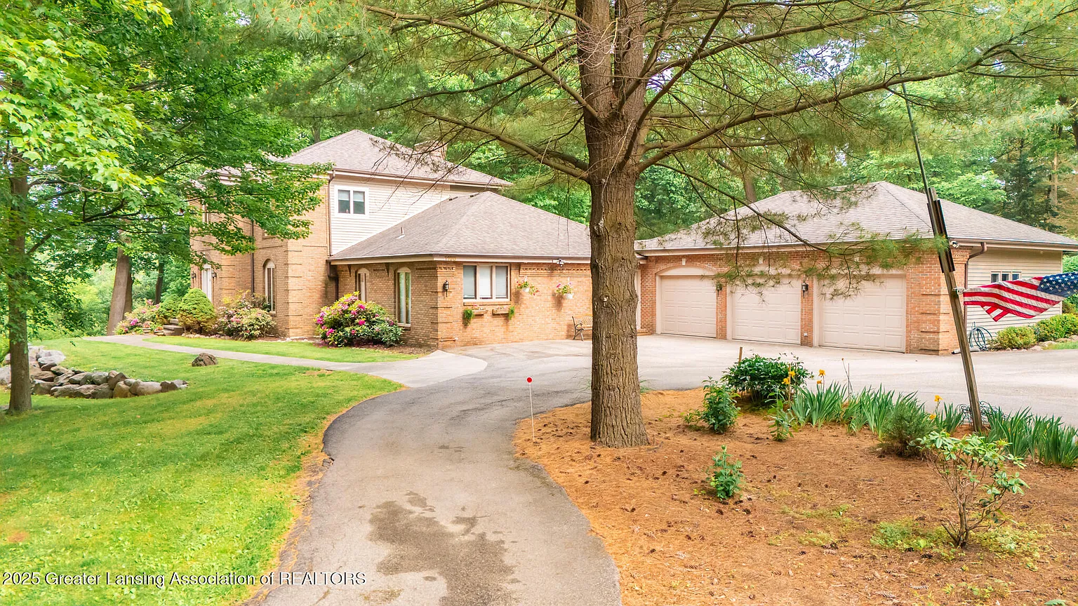 1160 Fox Chase St photo 1