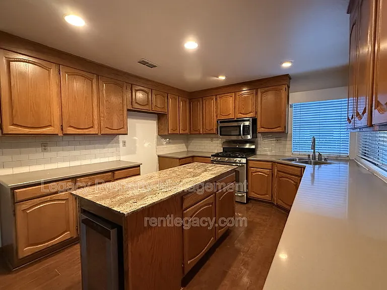 5350 Laguna Park Dr — Photo 5
