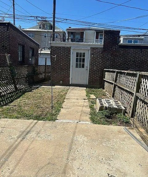 854 N Penn St — Photo 2