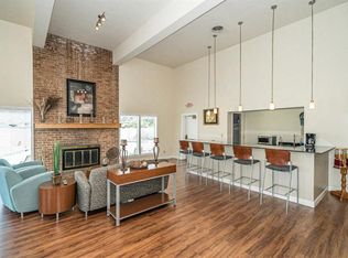 Pear Tree, Saint Ann, MO 63074