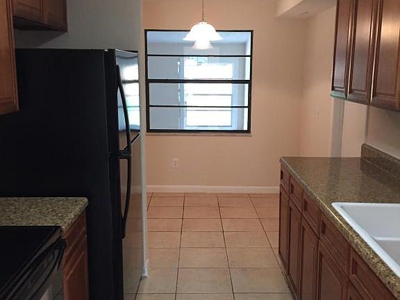 5th image of 1672 Anne Dr