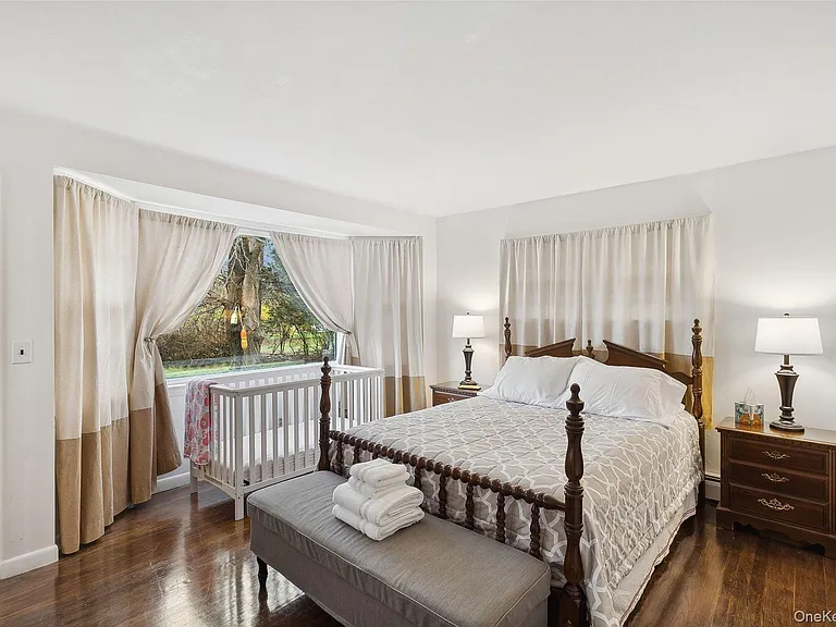 990 Three Waters Ln — Photo 12