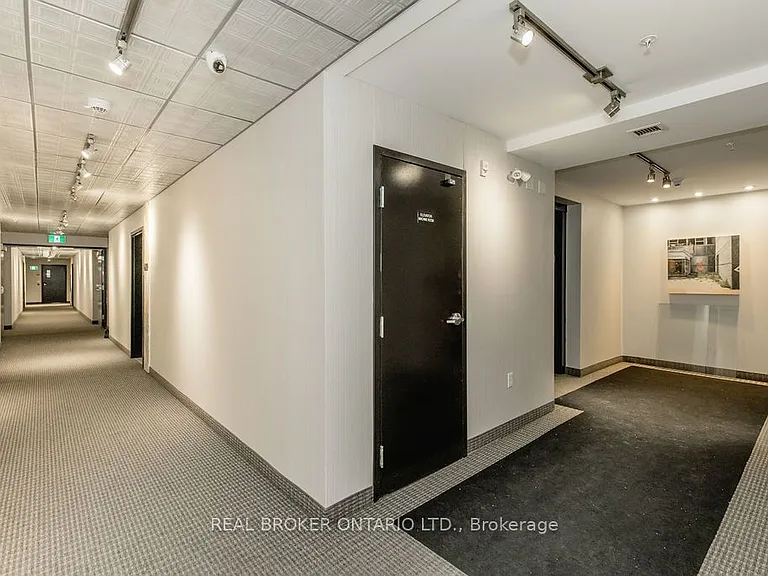 304 Essa Rd #609 — Photo 3