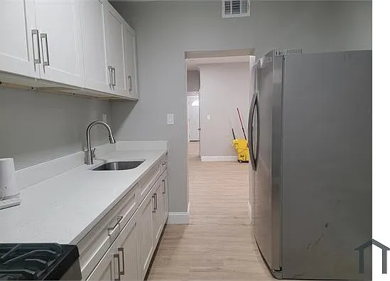 3327 Lawnview Ave — Photo 4