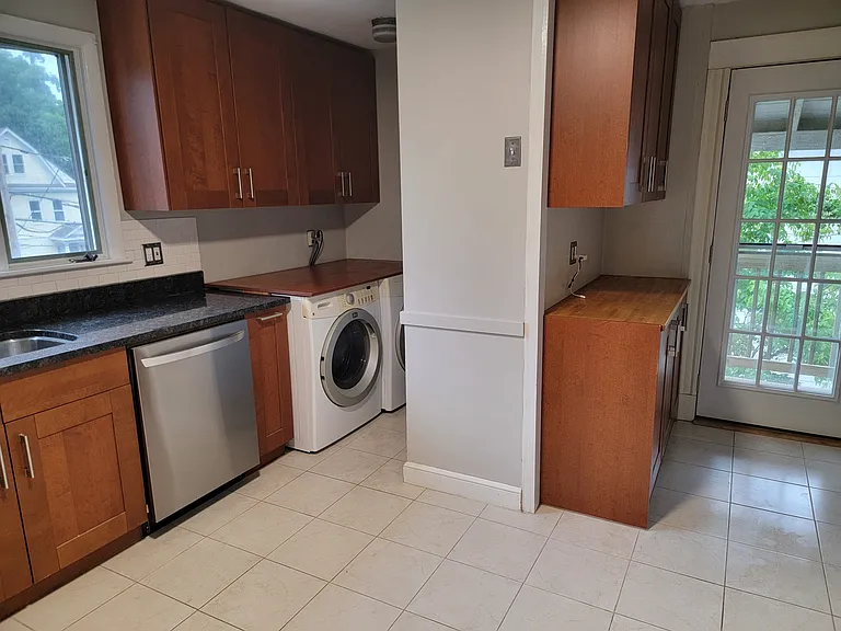 4 Belmont St #2 — Photo 7