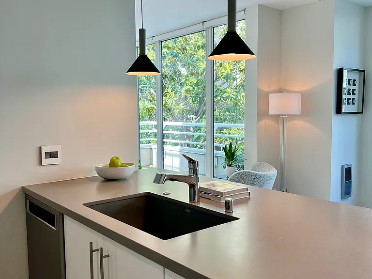 220 Lombard St #116 — Photo 34