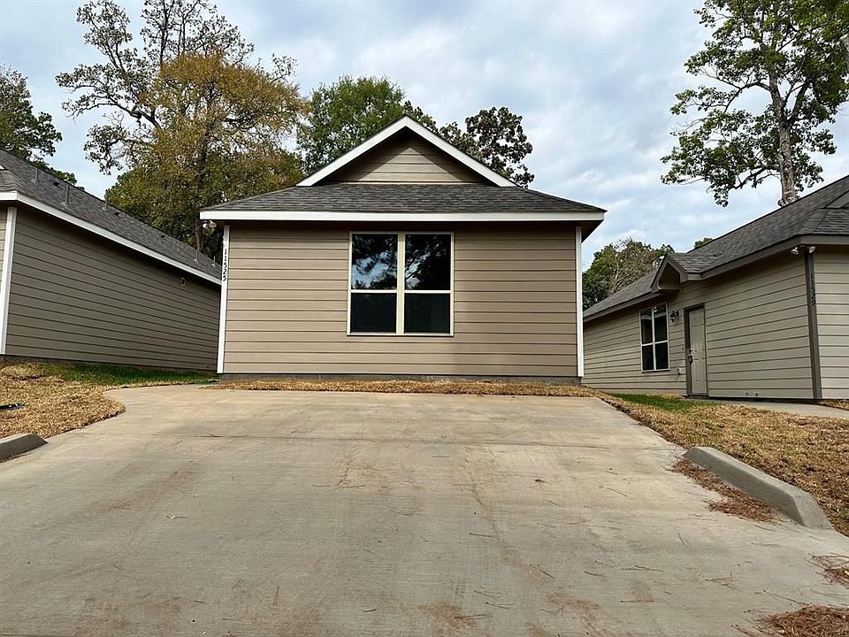 1st image of 11521 Persimmon St