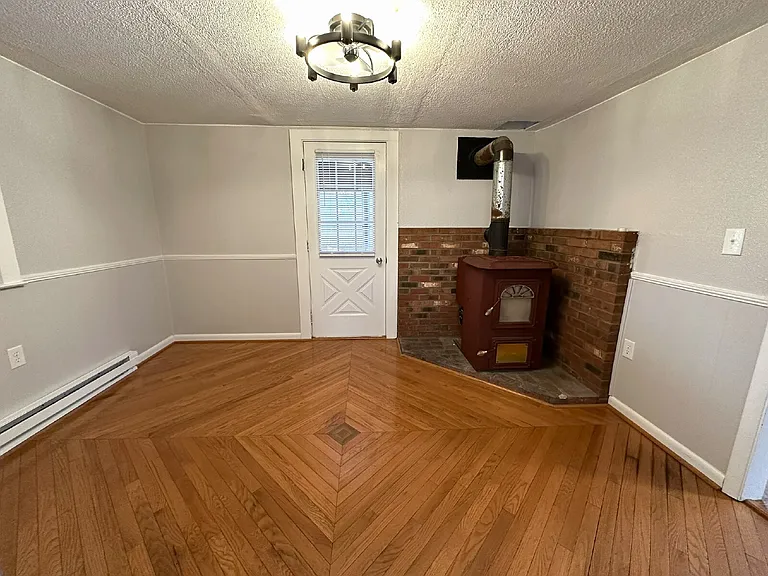 2828 Cedarhurst Rd #B — Photo 2