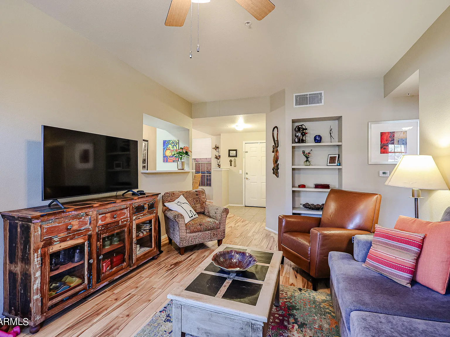 1 bed, 1.0 bath, 832 sqft, $1,475 — Photo 3