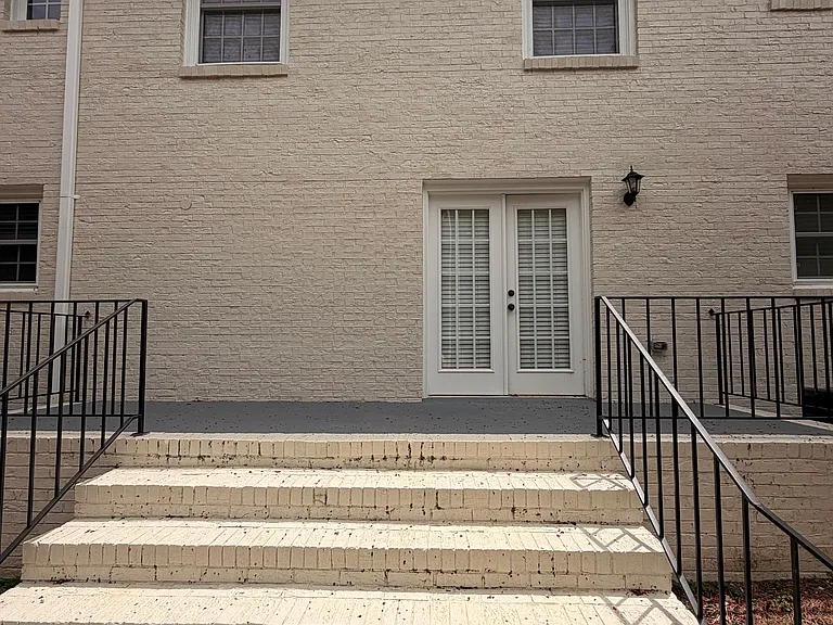 736 W Franklin St #736 — Photo 10