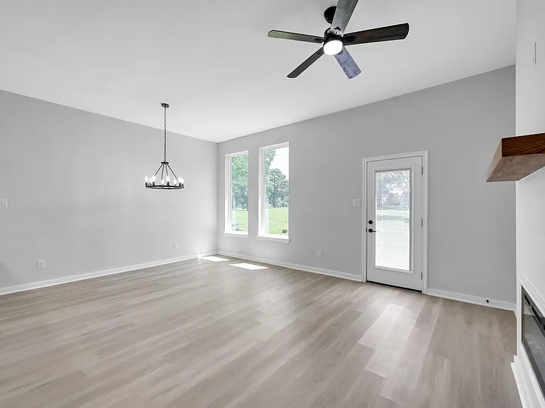 14833 Spica Ct — Photo 10