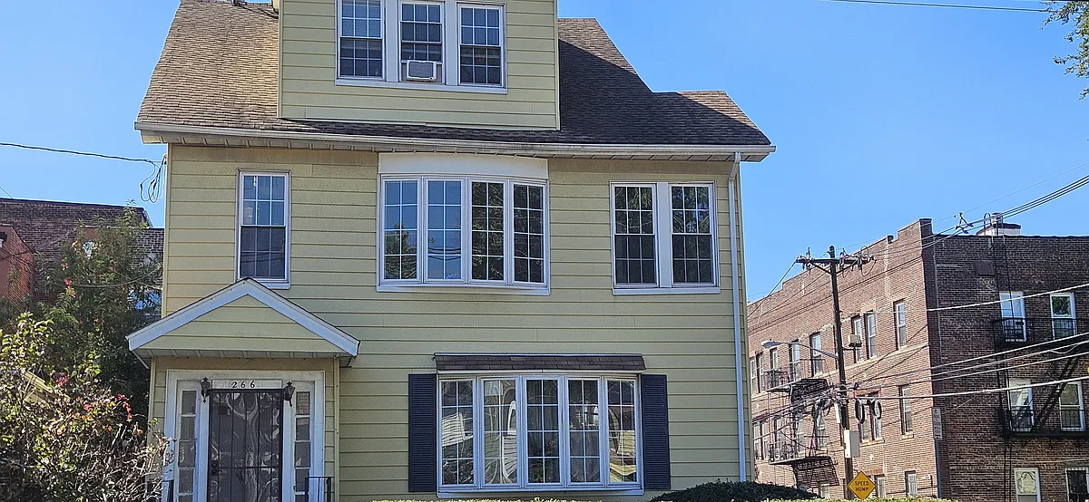 First Floor Apartment - 264-266 Pomona Ave #1
