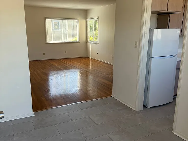 3805 Voltaire St — Photo 3