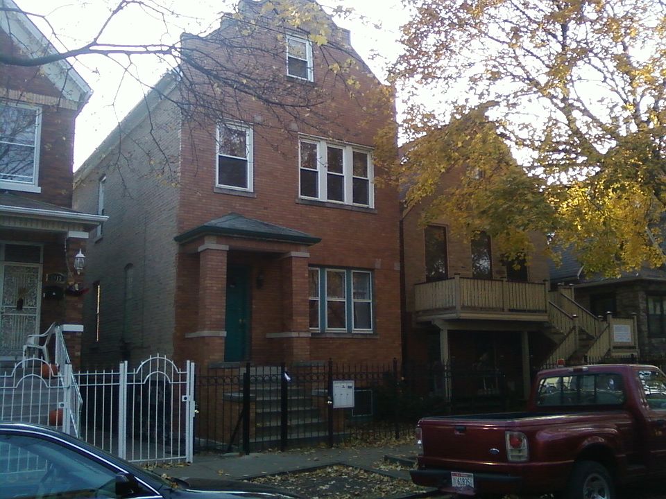 2nd image of 2115 W Cortland St #2