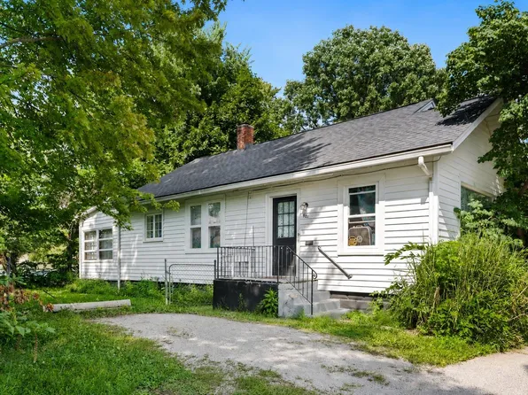 921 Emmett Ln, Fort Wayne, IN 46805