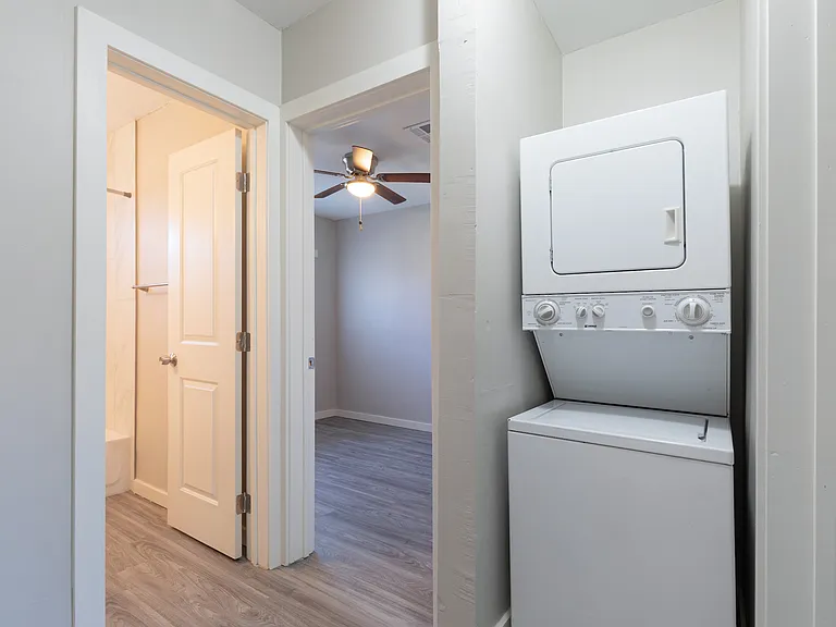 1346 E Willetta St #4 — Photo 1