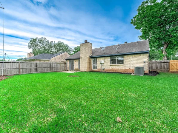 3411 E Heatherock Cir