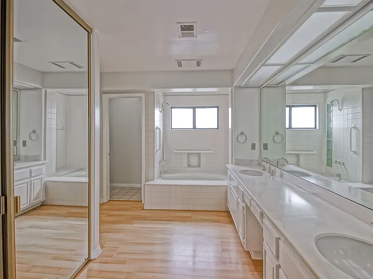 23 Coronado Ct — Photo 40