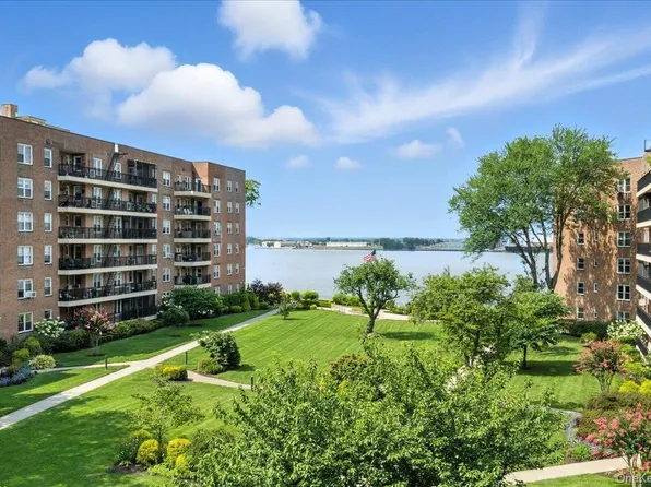 162-41 Powells Cove Boulevard #4D, Beechhurst, NY 11357