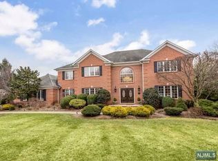 10 Hubbard Ct, Allendale, NJ 07401