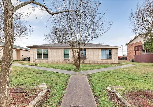 703 Wellesley Ct #A Photo 1